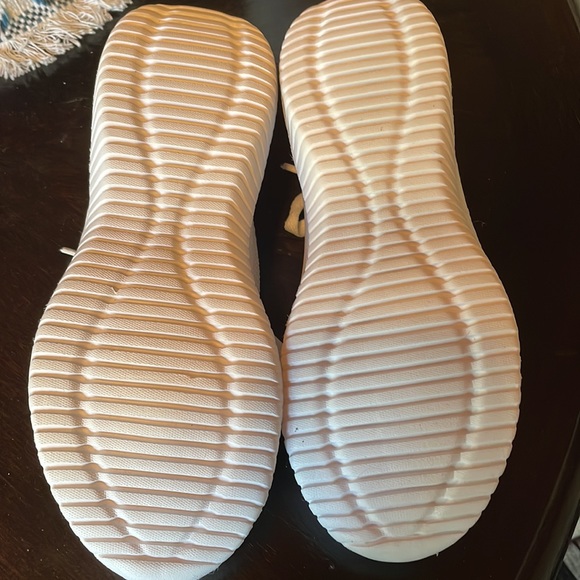 NWOT White slip on sneakers, size 6 - Picture 5 of 7